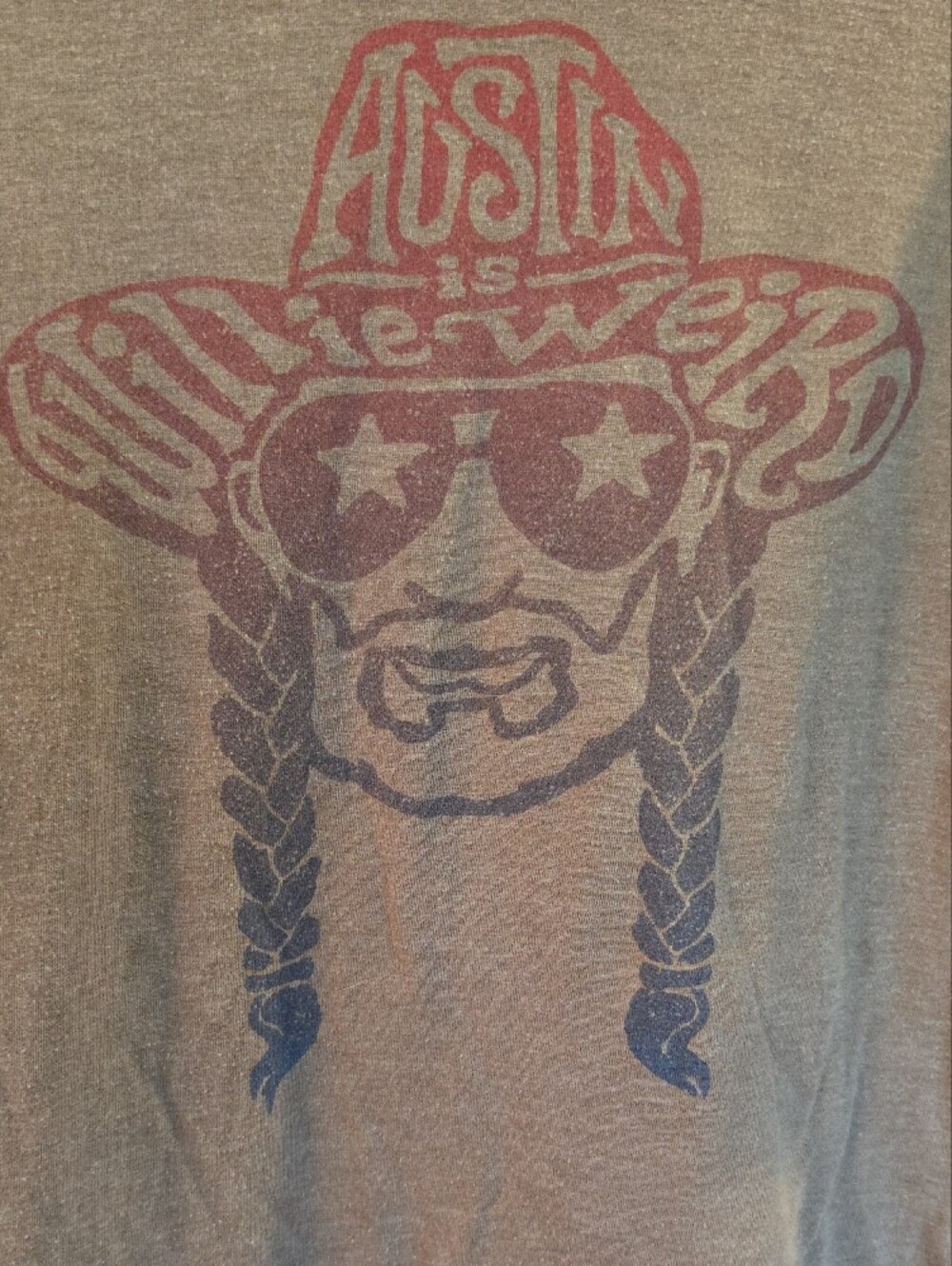 Willie Nelson Austin Texas Graphic Cowboy Face Tee in Faded Brown and Maroon - Picture 3 of 6